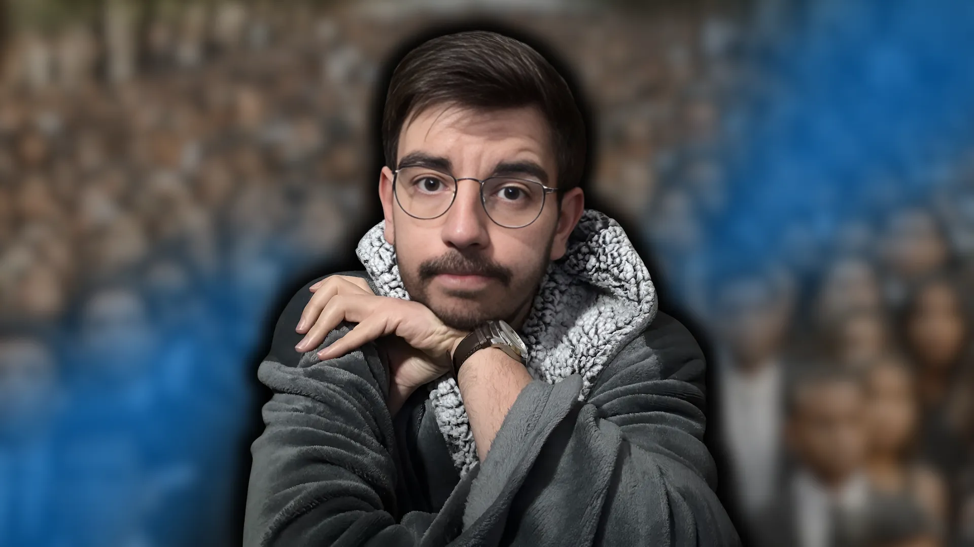 Steven soutenant sa tête avec son poignet gauche